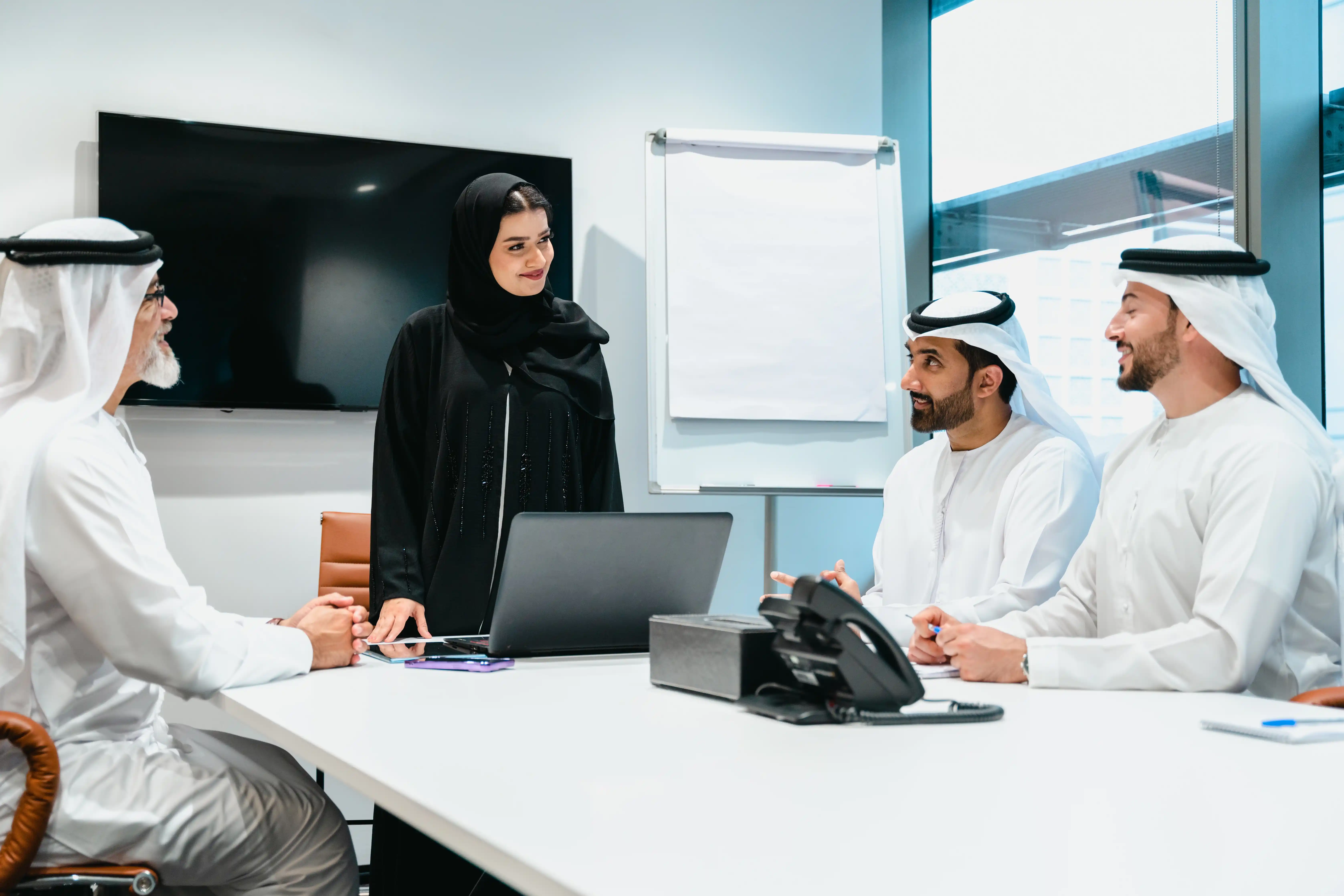 خدمات جمعية الإمارات للمحامين والقانونيين